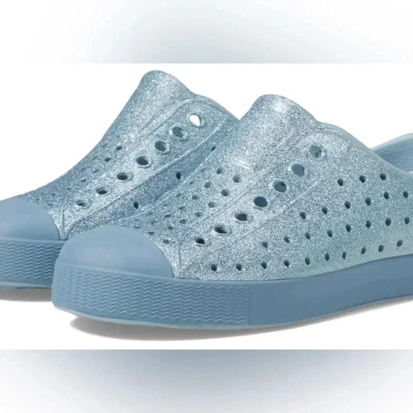 💚 Native Jefferson Hollywood Blue Hydrangea Bling/Shell Kids Shoe - J2 - Picture 3 of 8